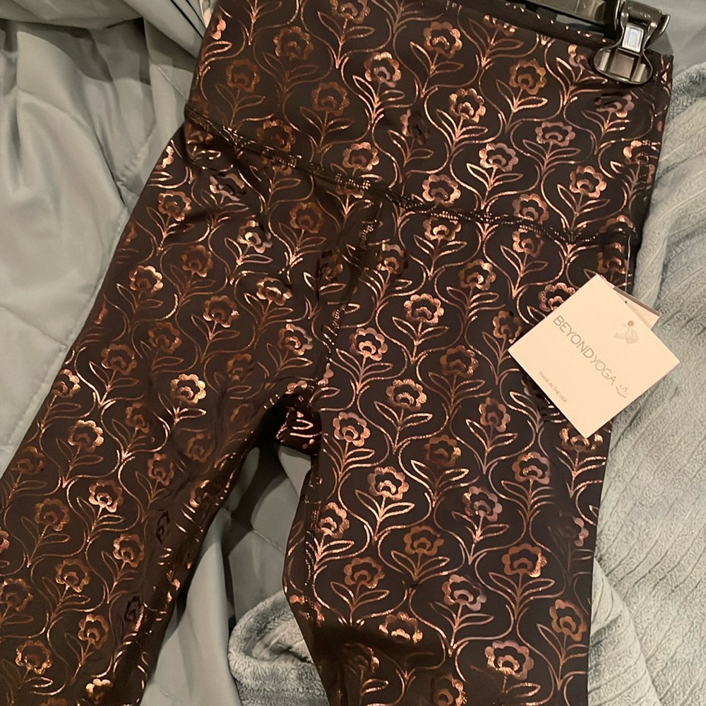 Stunning Beyond Yoga Leggings!